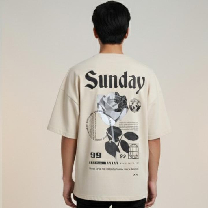 Golden Clasp Oversized Sunday Graphic Tee